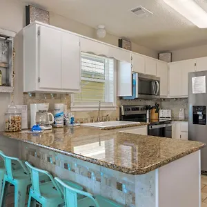 200 Yds To Private Gated Access- 3br-2ba- Quiet Location In The Heart Of Destin! Apartment Destin